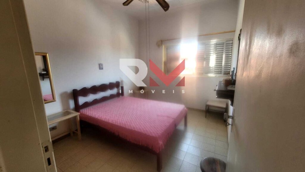 Casa pé na areia, com edícula á 50 metros da praia, localizada no bairro Santa Júlia – Itanhaém/SP.