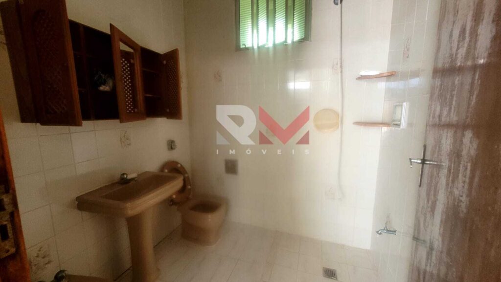 Casa pé na areia, com edícula á 50 metros da praia, localizada no bairro Santa Júlia – Itanhaém/SP.