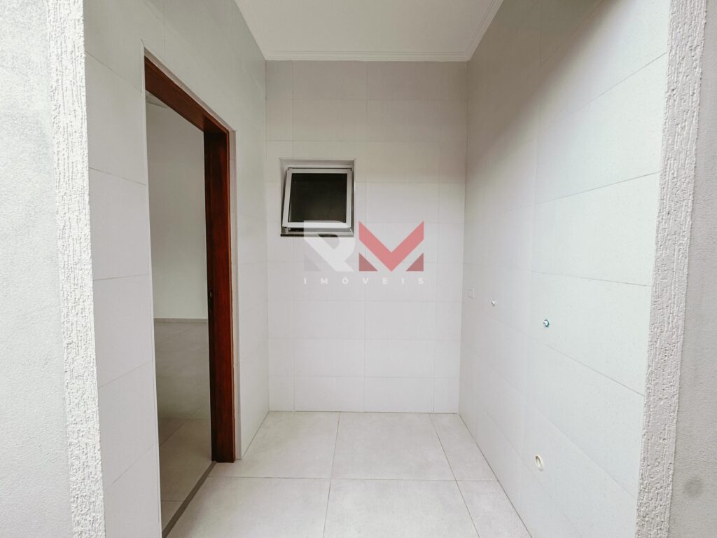 Belíssima casa com piscina lado praia no bairro Jardim Grandesp – Itanhaém/SP.