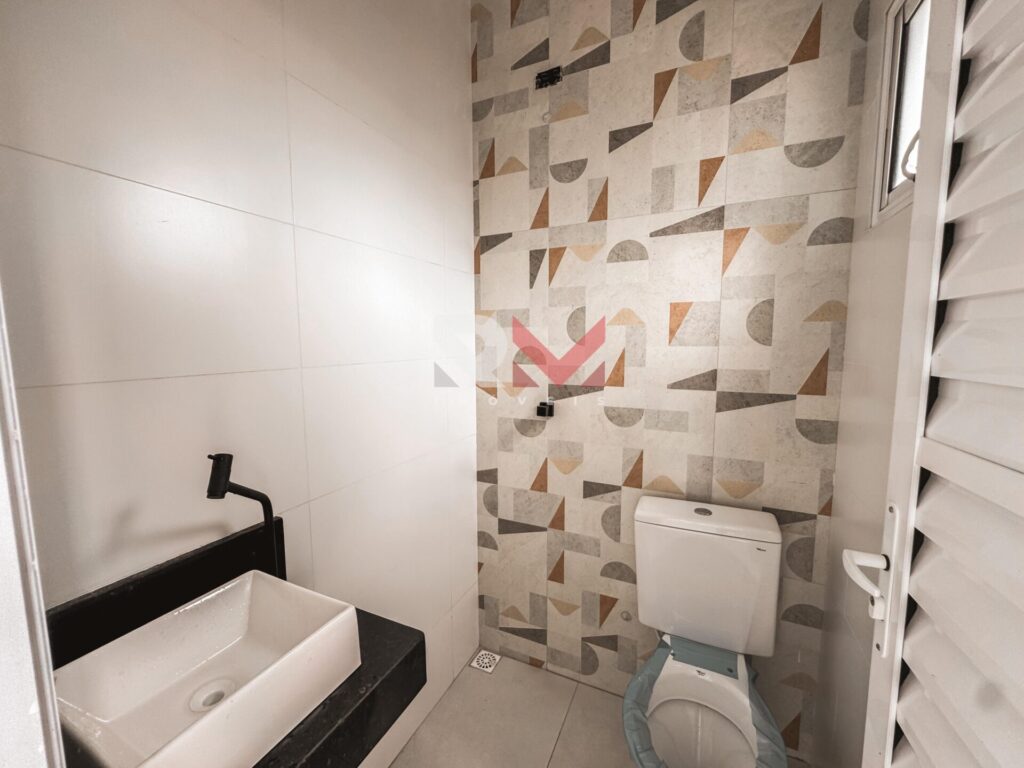 Belíssima casa com piscina lado praia no bairro Jardim Grandesp – Itanhaém/SP.