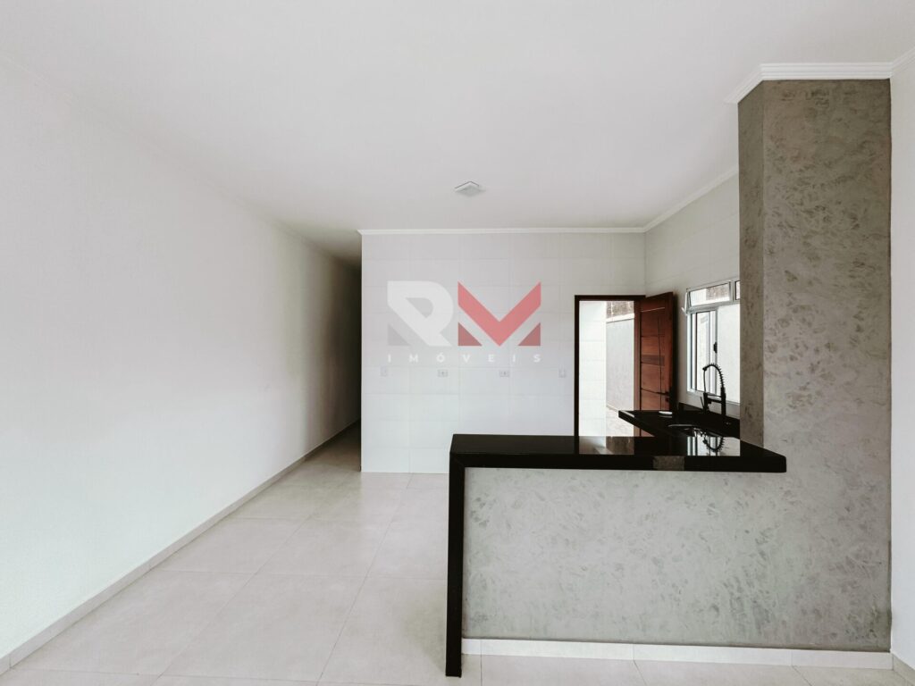Belíssima casa com piscina lado praia no bairro Jardim Grandesp – Itanhaém/SP.