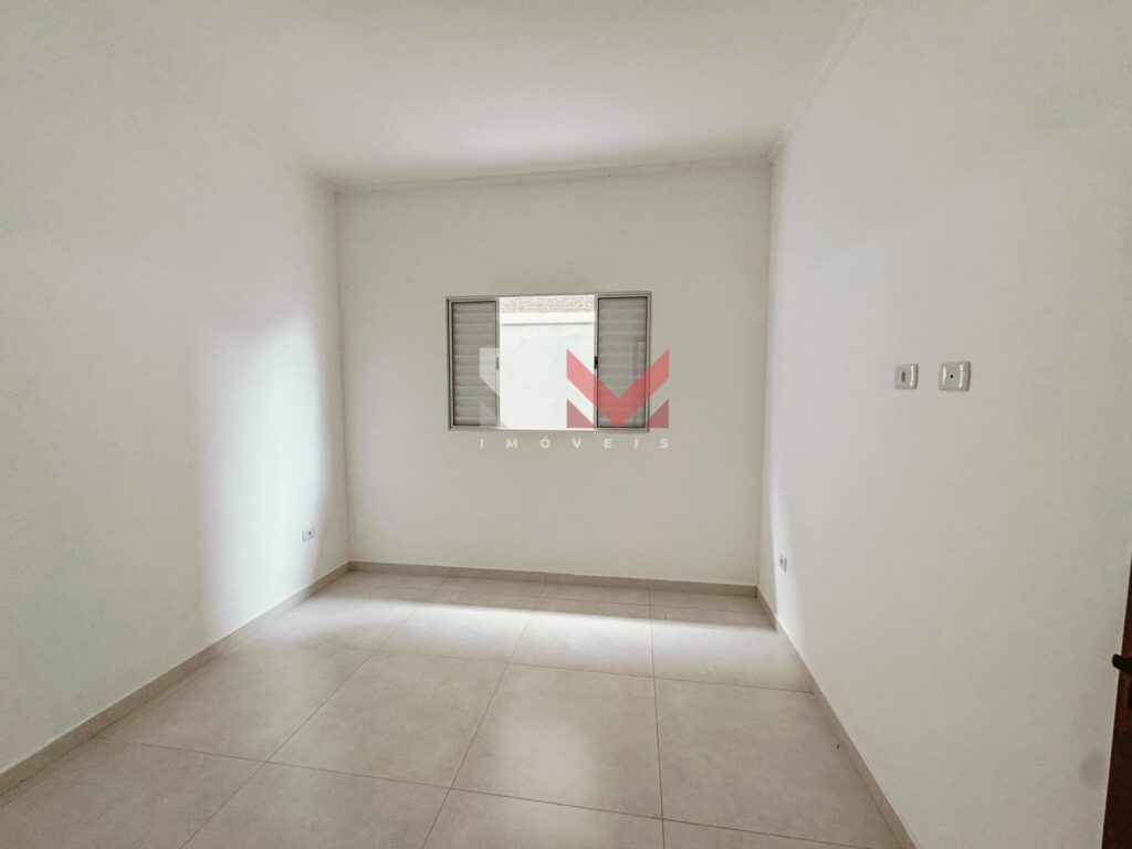 Belíssima casa com piscina lado praia no bairro Jardim Grandesp – Itanhaém/SP.