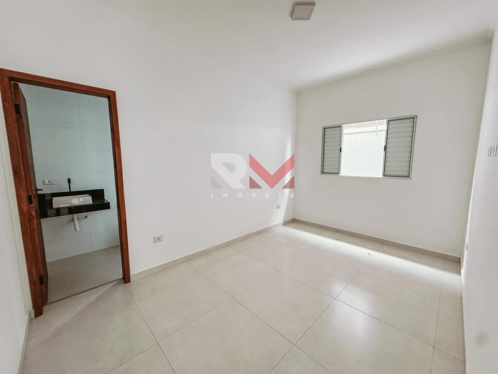 Belíssima casa com piscina lado praia no bairro Jardim Grandesp – Itanhaém/SP.