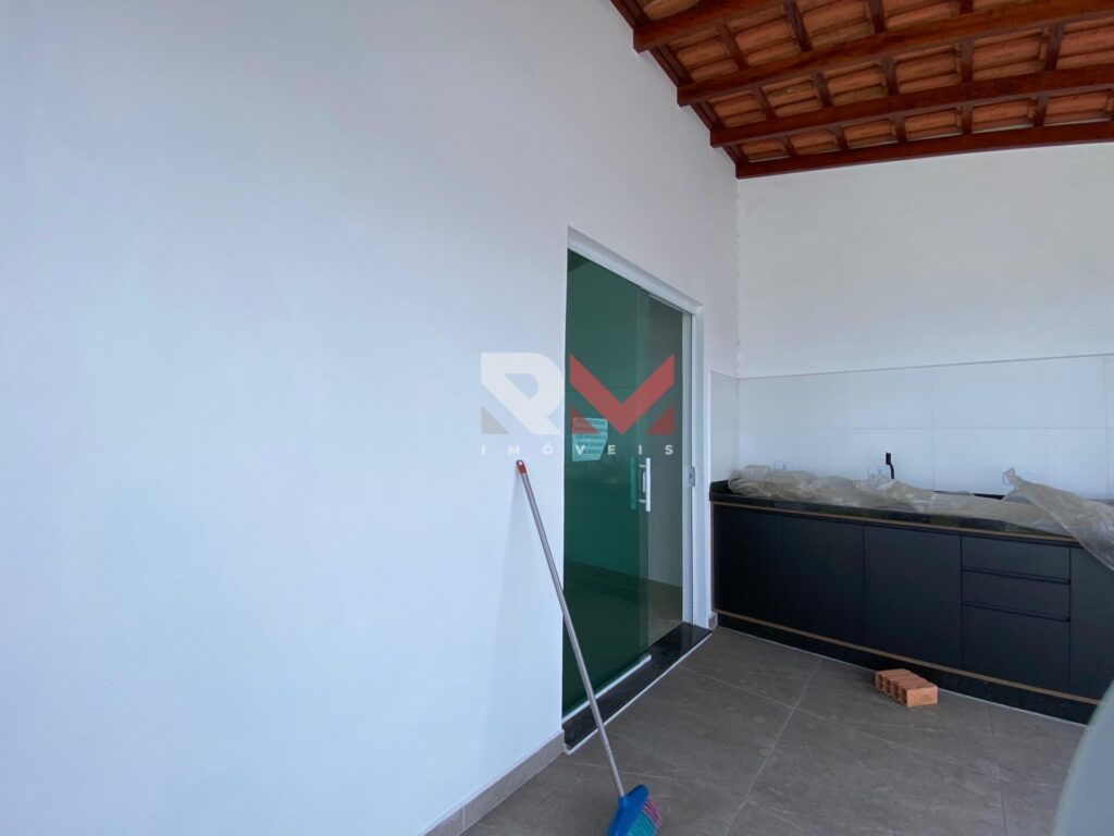 Casa com piscina apenas 500 metros da praia, no bairro Bopiranga – Itanhaém/SP!!!