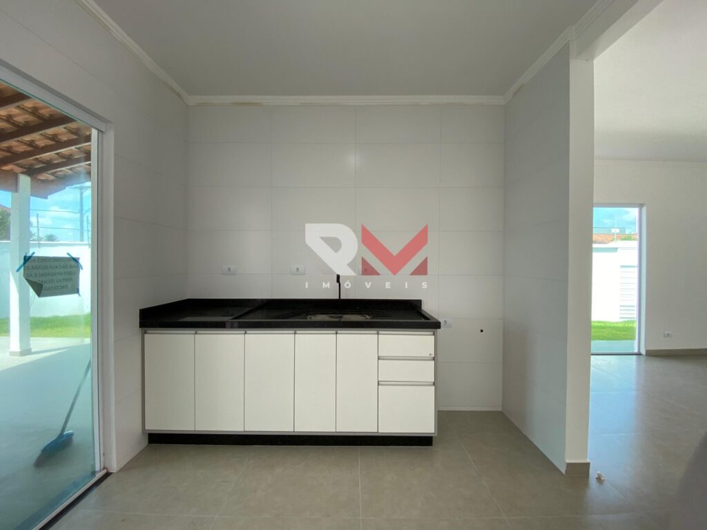 Casa com piscina apenas 500 metros da praia, no bairro Bopiranga – Itanhaém/SP!!!