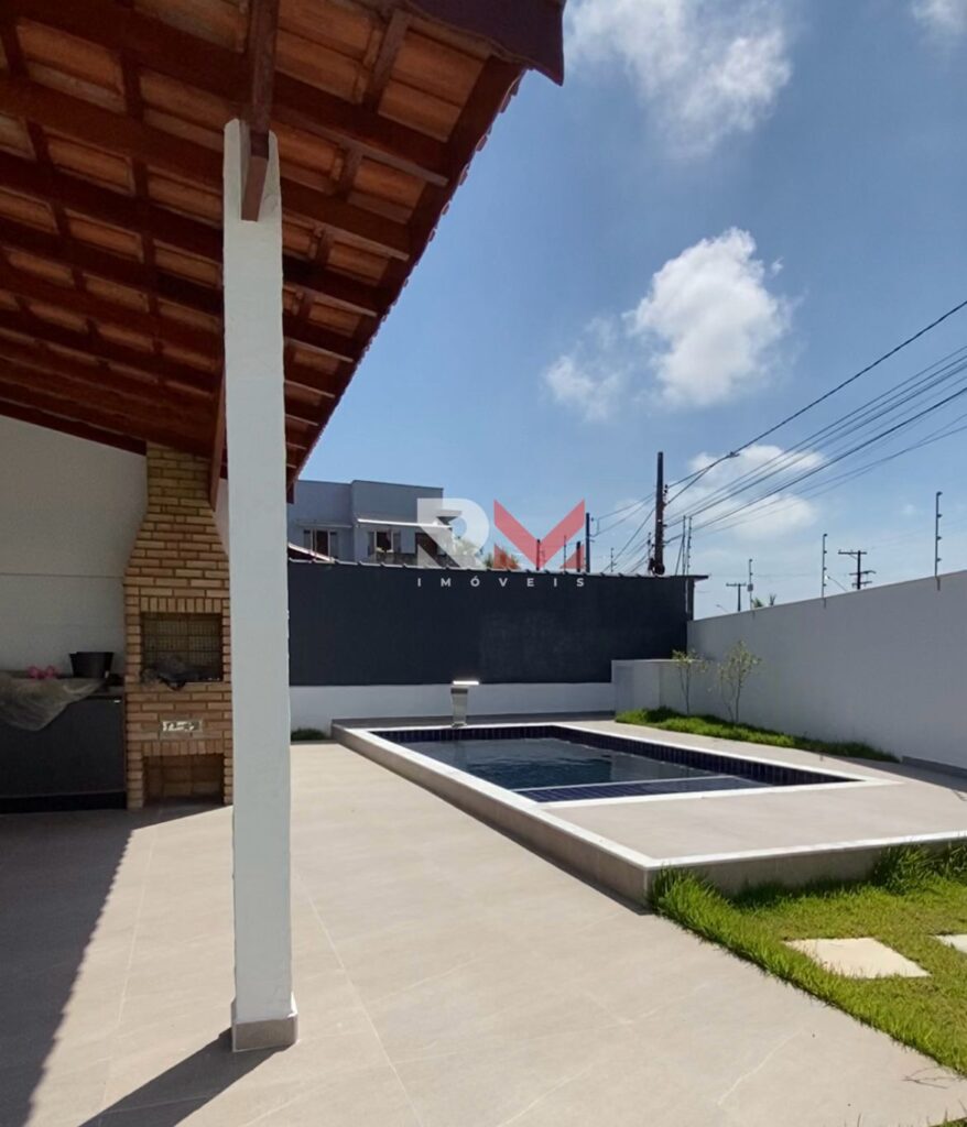 Casa com piscina apenas 500 metros da praia, no bairro Bopiranga – Itanhaém/SP!!!