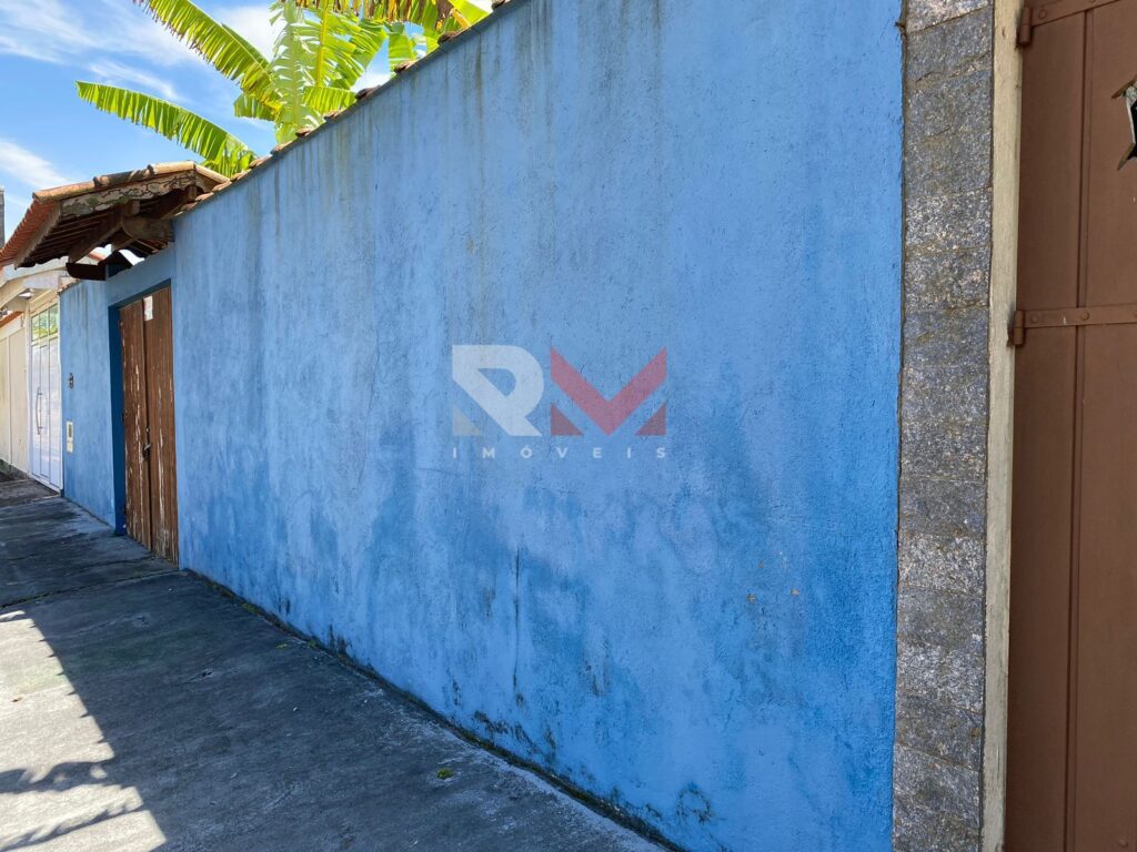 Lote murado e com portão, localizado apenas 300 metros da praia no Jardim Regina – Itanhaém/SP.