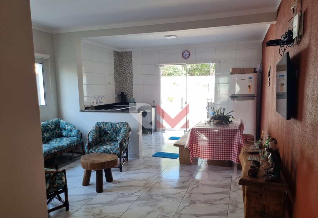 Casa nova com piscina e porteira fechada no bairro Campos Elíseos em Itanhaém/SP.