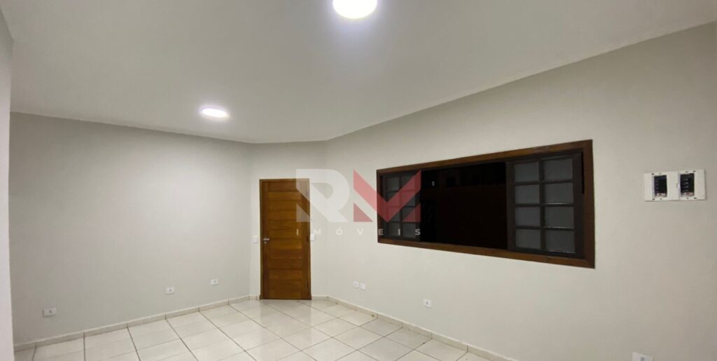 Casa lado praia com 3 dormitórios no Itaóca em Mongaguá/SP.