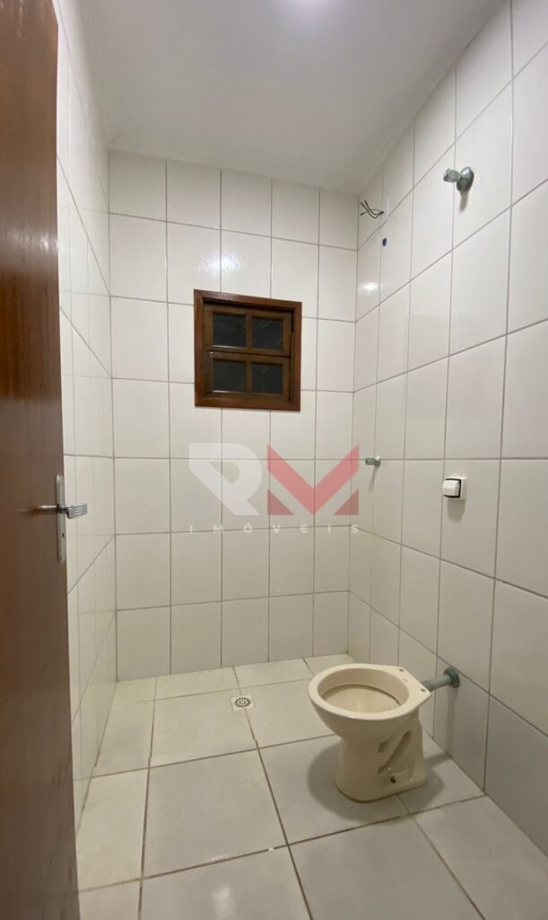 Casa lado praia com 3 dormitórios no Itaóca em Mongaguá/SP.