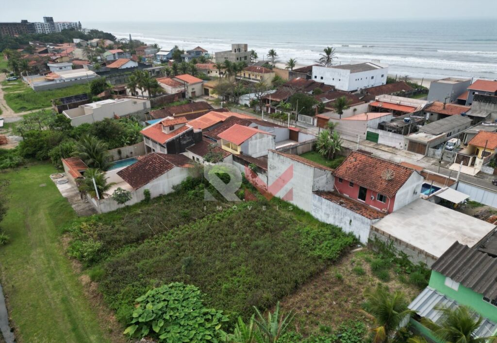 Terreno pé na areia no bairro Verde Mar em Itanhaém/SP.