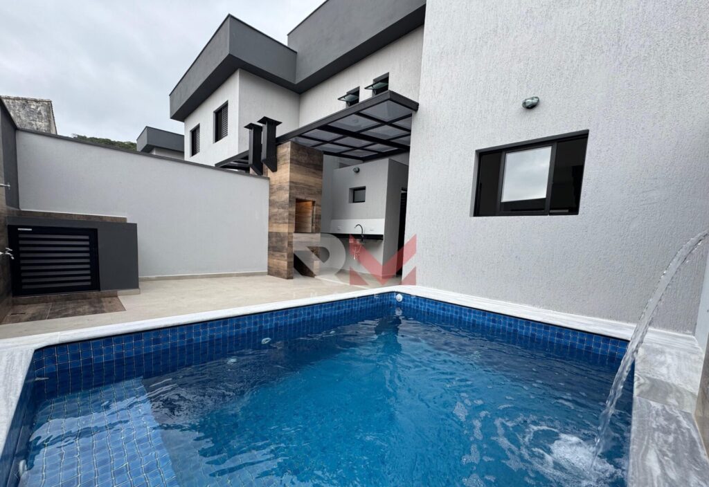 Casa lado praia com piscina na Praia dos Sonhos em Itanhaém/SP