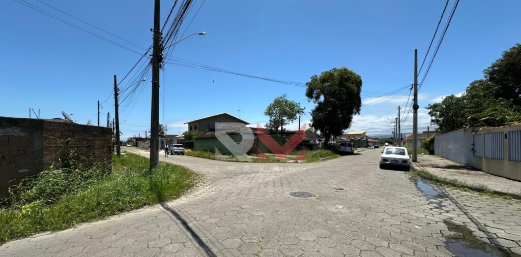 Terreno para geminadas á 100 metros da pista no Jardim Suarão e Itanhaém/SP
