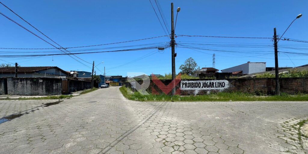 Terreno para geminadas á 100 metros da pista no Jardim Suarão e Itanhaém/SP