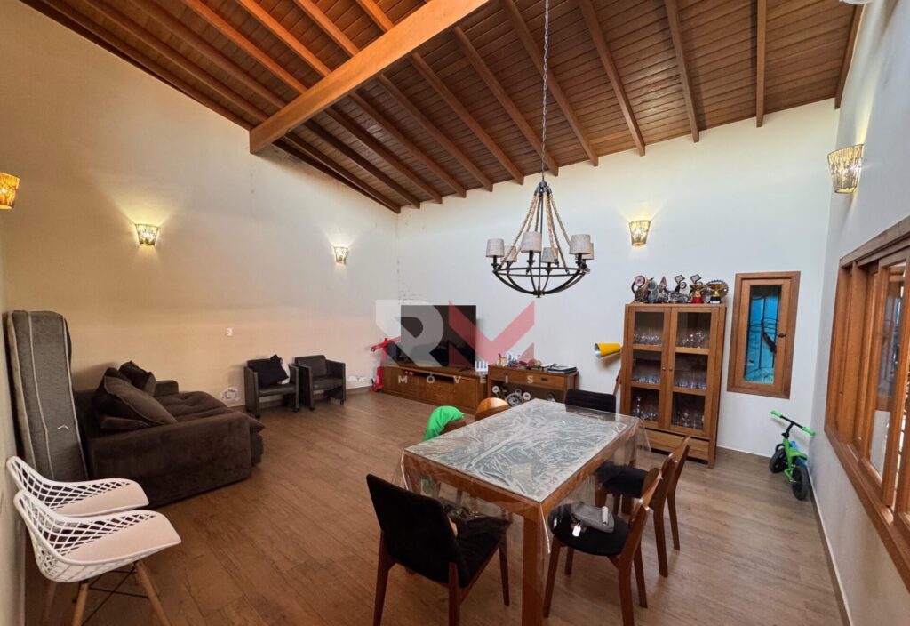 Casa porteira fechada com piscina próximo a praia no bairro Praia dos Sonhos – Itanhaém/SP.