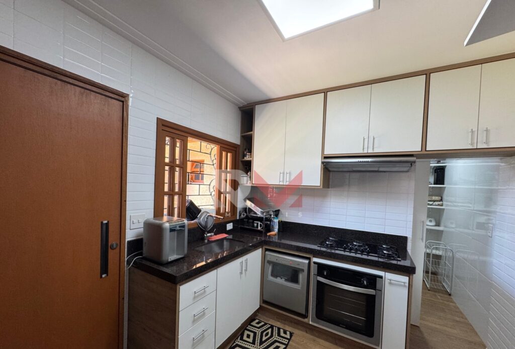 Casa porteira fechada com piscina próximo a praia no bairro Praia dos Sonhos – Itanhaém/SP.