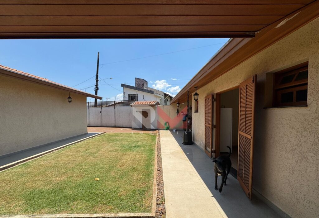 Casa porteira fechada com piscina próximo a praia no bairro Praia dos Sonhos – Itanhaém/SP.