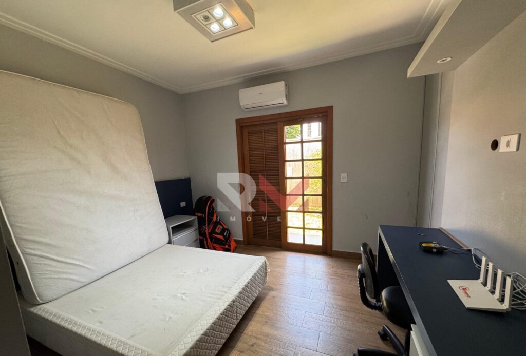 Casa porteira fechada com piscina próximo a praia no bairro Praia dos Sonhos – Itanhaém/SP.