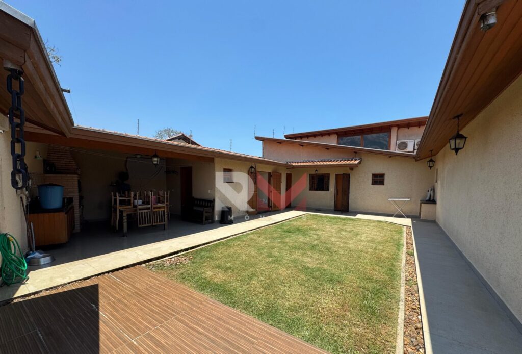 Casa porteira fechada com piscina próximo a praia no bairro Praia dos Sonhos – Itanhaém/SP.