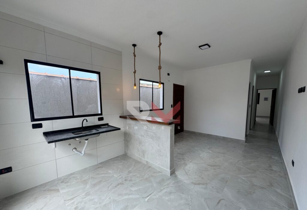 Casa pé na areia á 900 metros da praia no Balneária Tupy  – Itanhaém /SP