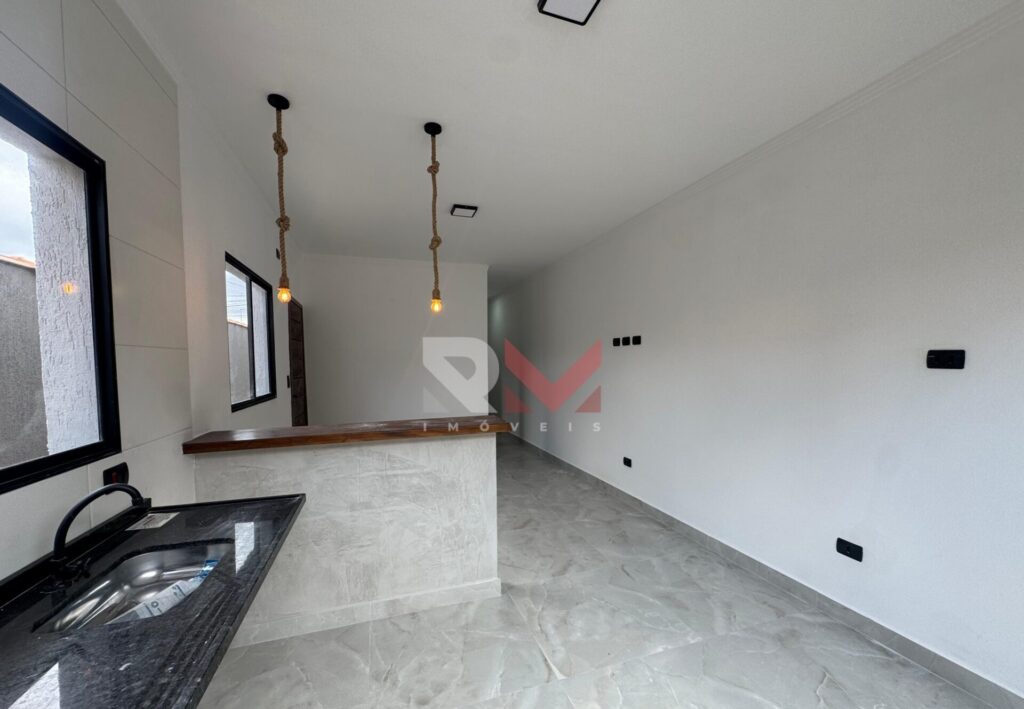 Casa pé na areia á 900 metros da praia no Balneária Tupy  – Itanhaém /SP