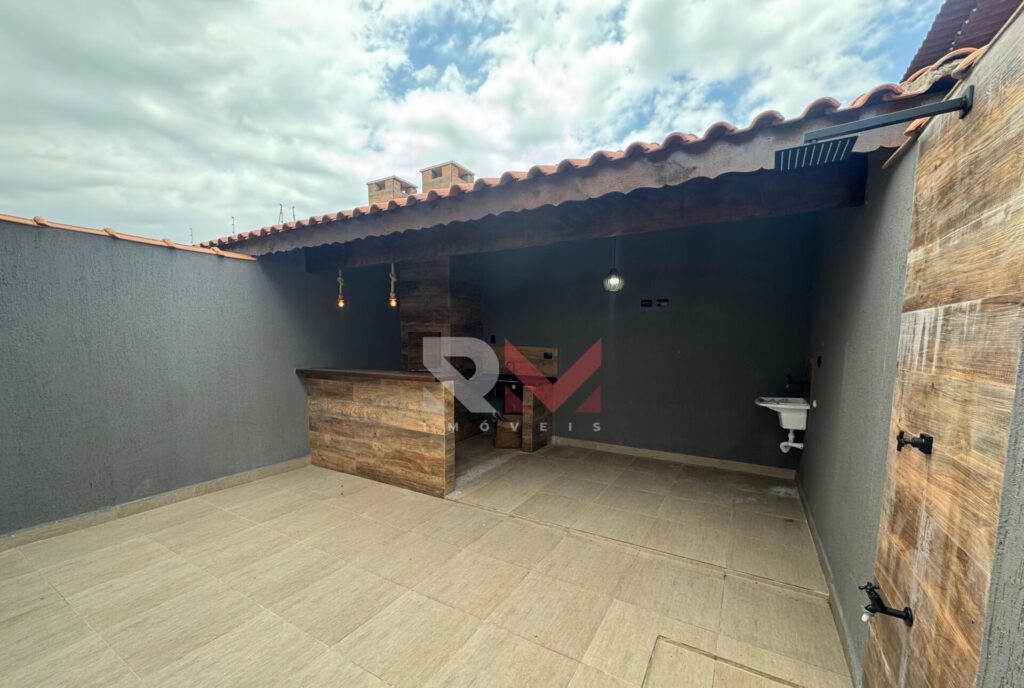 Casa pé na areia á 900 metros da praia no Balneária Tupy  – Itanhaém /SP