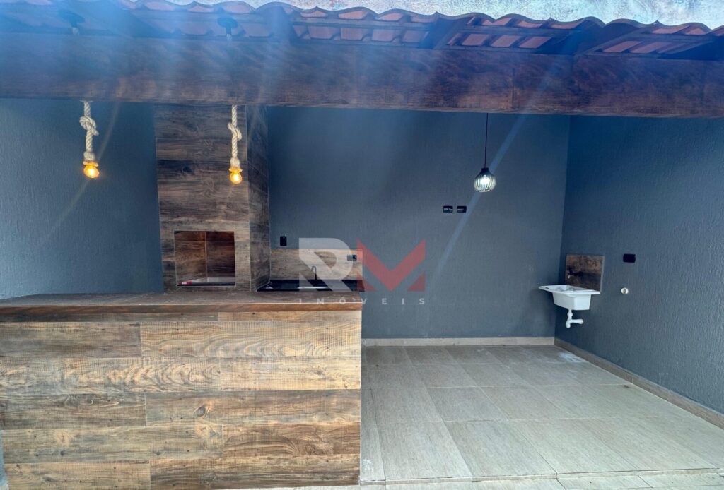 Casa pé na areia á 900 metros da praia no Balneária Tupy  – Itanhaém /SP