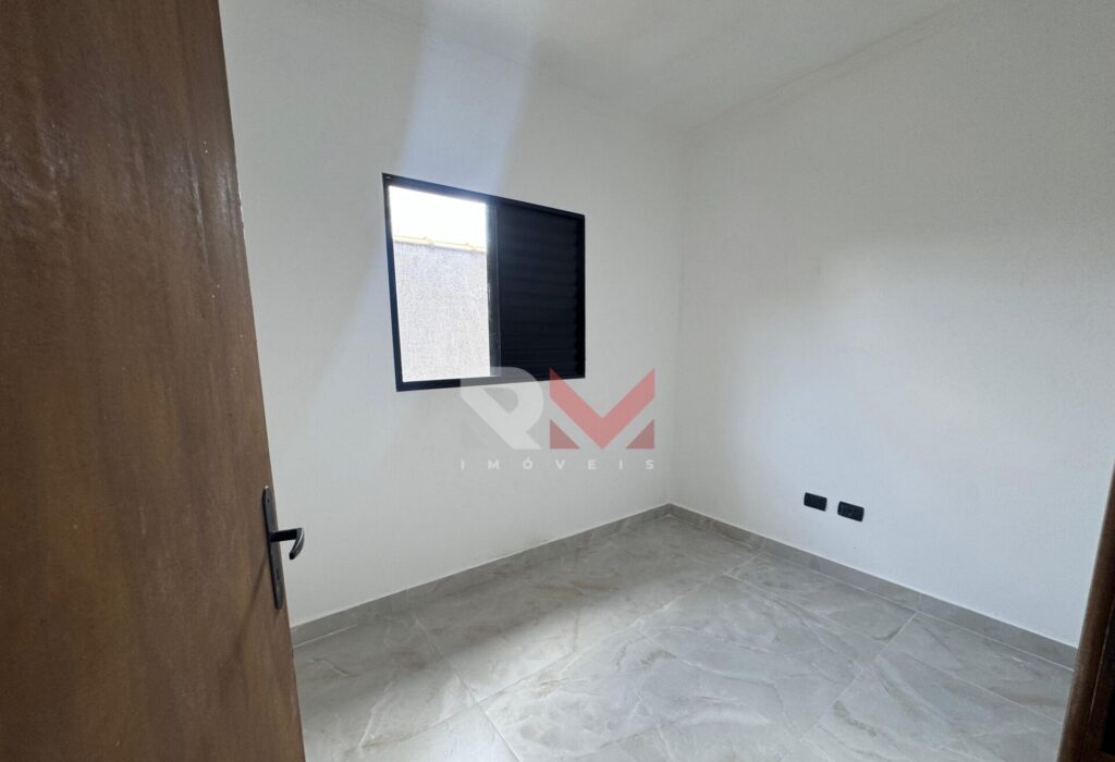 Casa pé na areia á 900 metros da praia no Balneária Tupy  – Itanhaém /SP