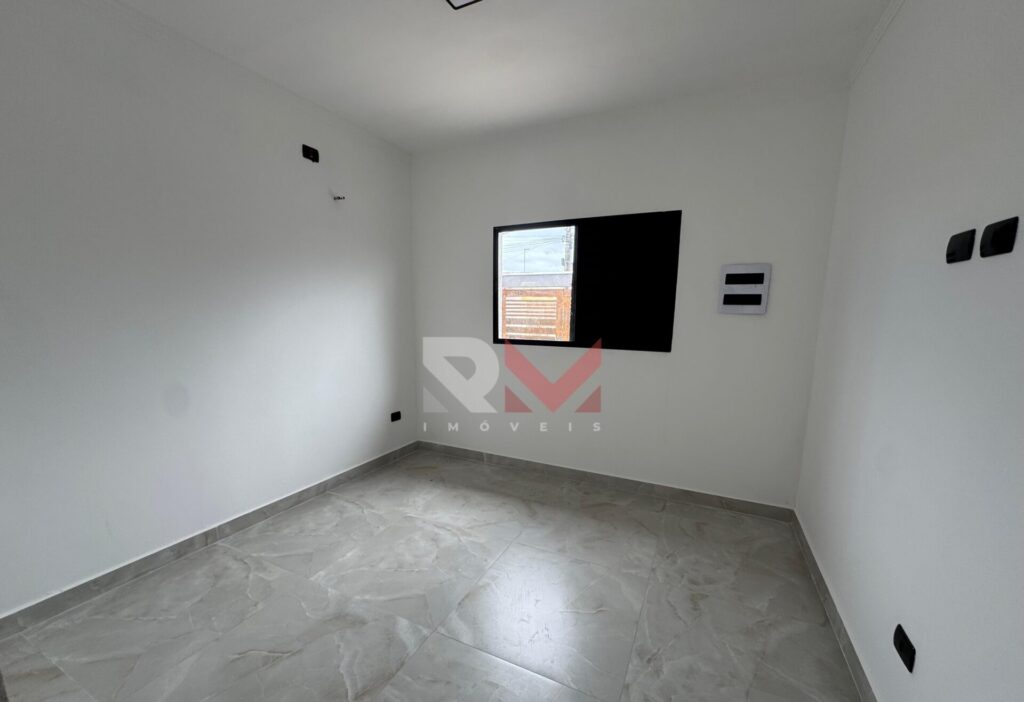Casa pé na areia á 900 metros da praia no Balneária Tupy  – Itanhaém /SP