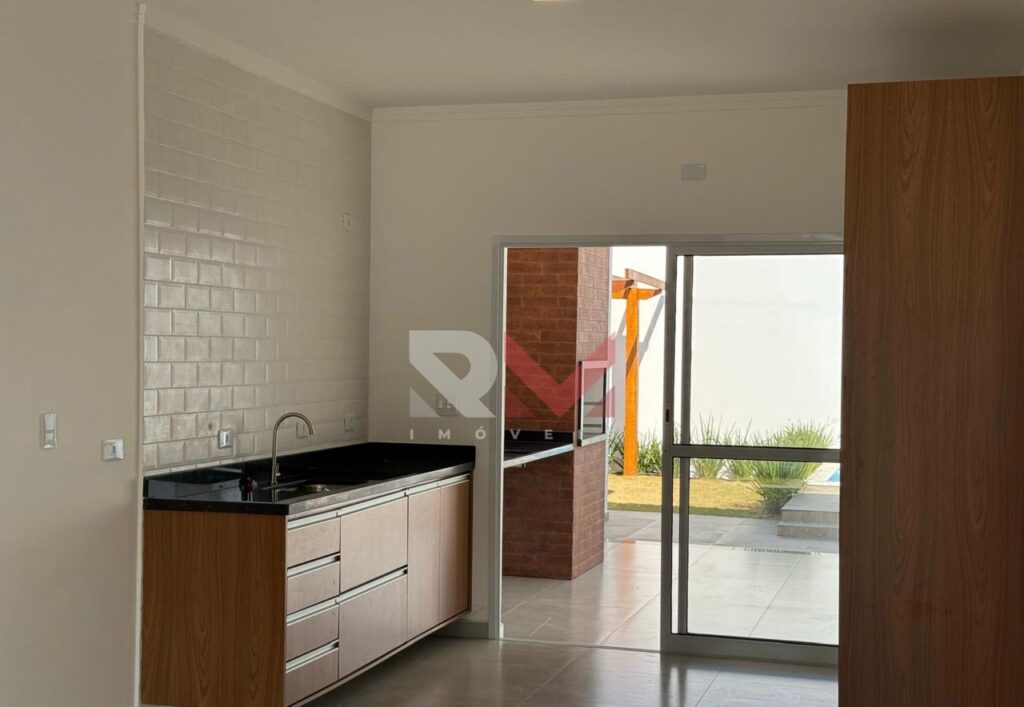 Casa nova com piscina no bairro Santa Julia na cidade de Itanhaém/SP