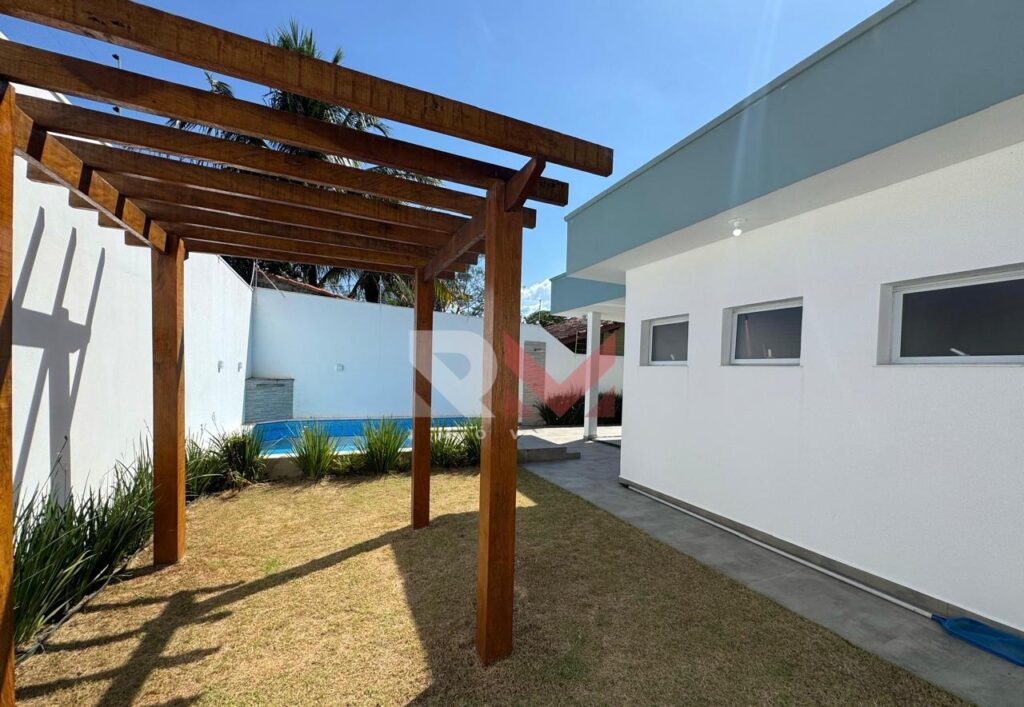 Casa nova com piscina no bairro Santa Julia na cidade de Itanhaém/SP
