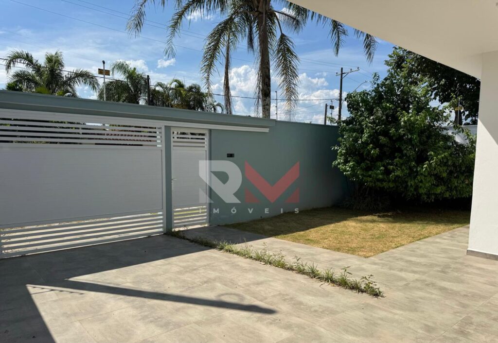 Casa nova com piscina no bairro Santa Julia na cidade de Itanhaém/SP