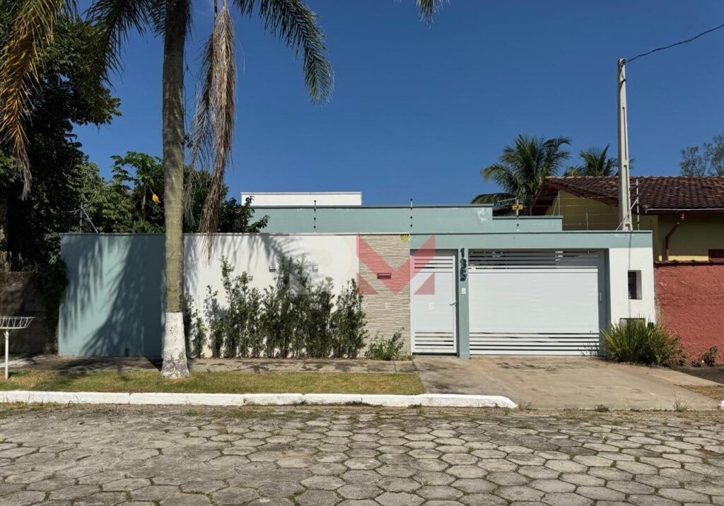 Casa nova com piscina no bairro Santa Julia na cidade de Itanhaém/SP
