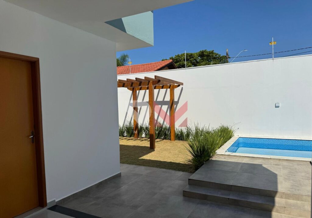 Casa nova com piscina no bairro Santa Julia na cidade de Itanhaém/SP