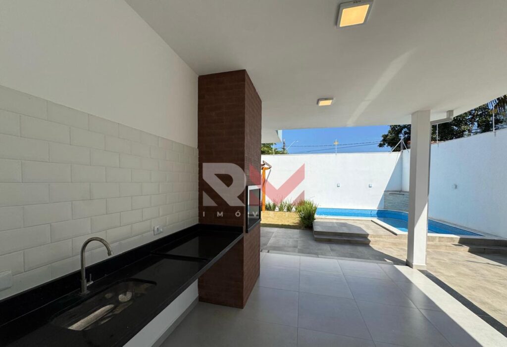 Casa nova com piscina no bairro Santa Julia na cidade de Itanhaém/SP