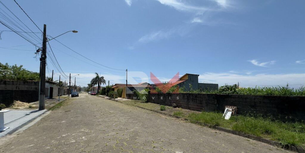Terreno apenas 50 metros da praia no bairro Balneário Beatriz Itanhaém/SP
