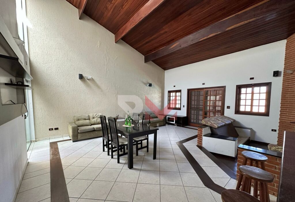 Casa com piscina á 500 metros da praia no bairro Jardim Ribamar  – Peruíbe/SP