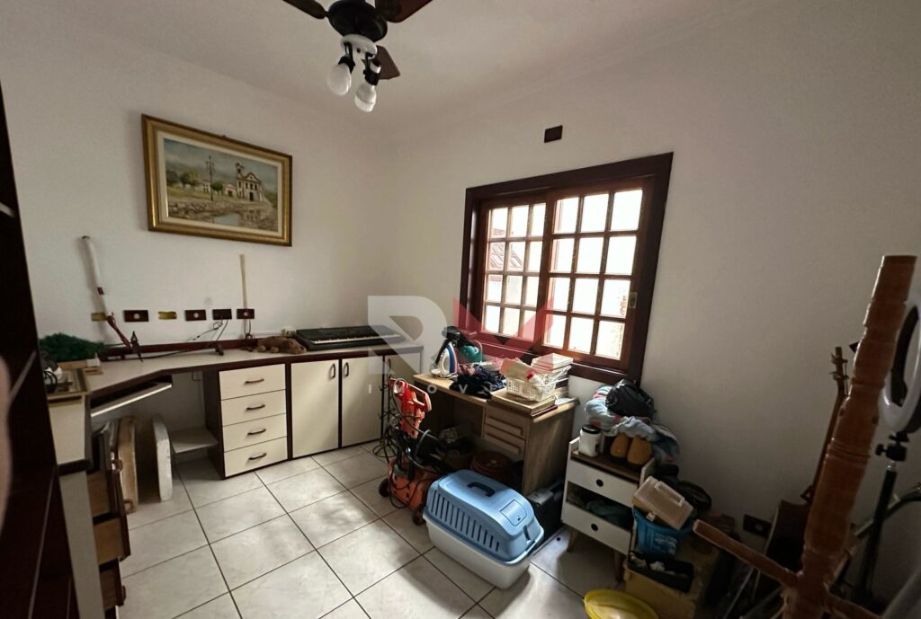 Casa com piscina á 500 metros da praia no bairro Jardim Ribamar  – Peruíbe/SP