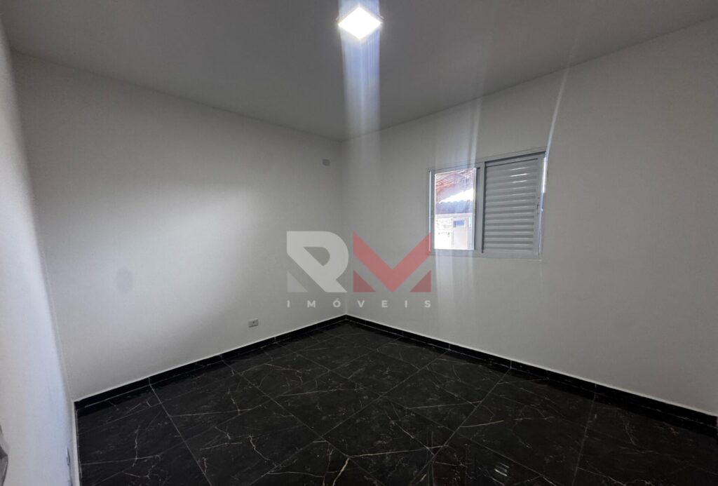 Casa com piscina no Dra. Emilinha Costa Paes Mongaguá/SP