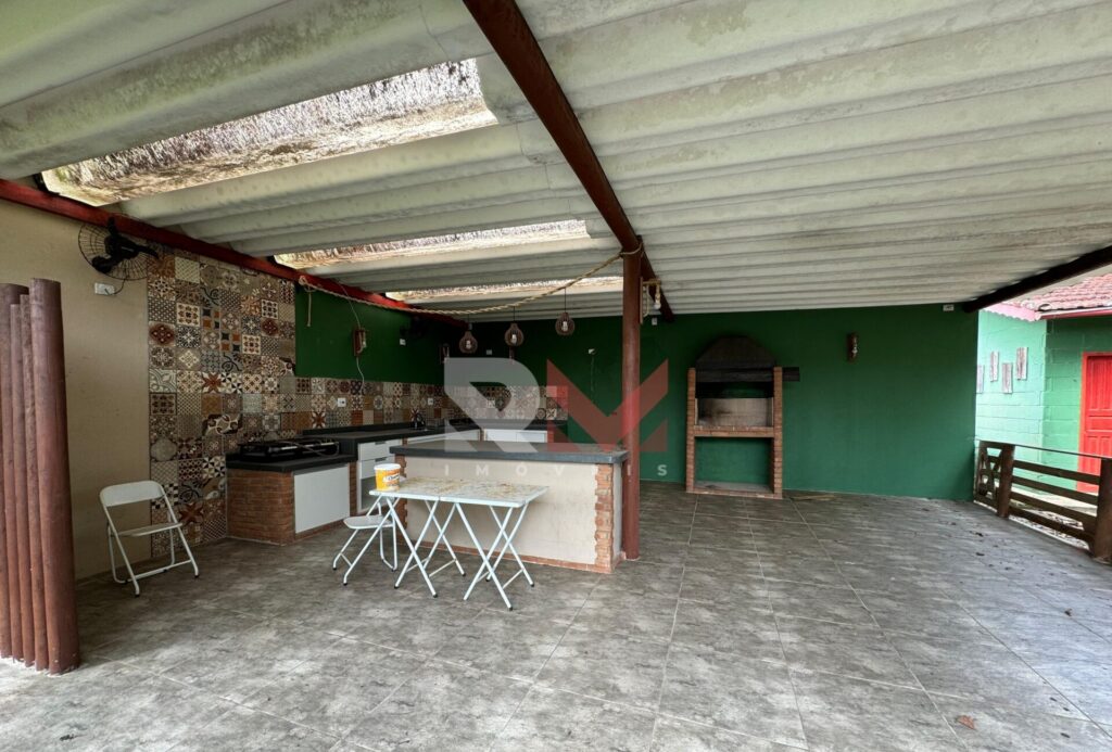 Casa localizada na rua Itapema em Itanhaém/SP