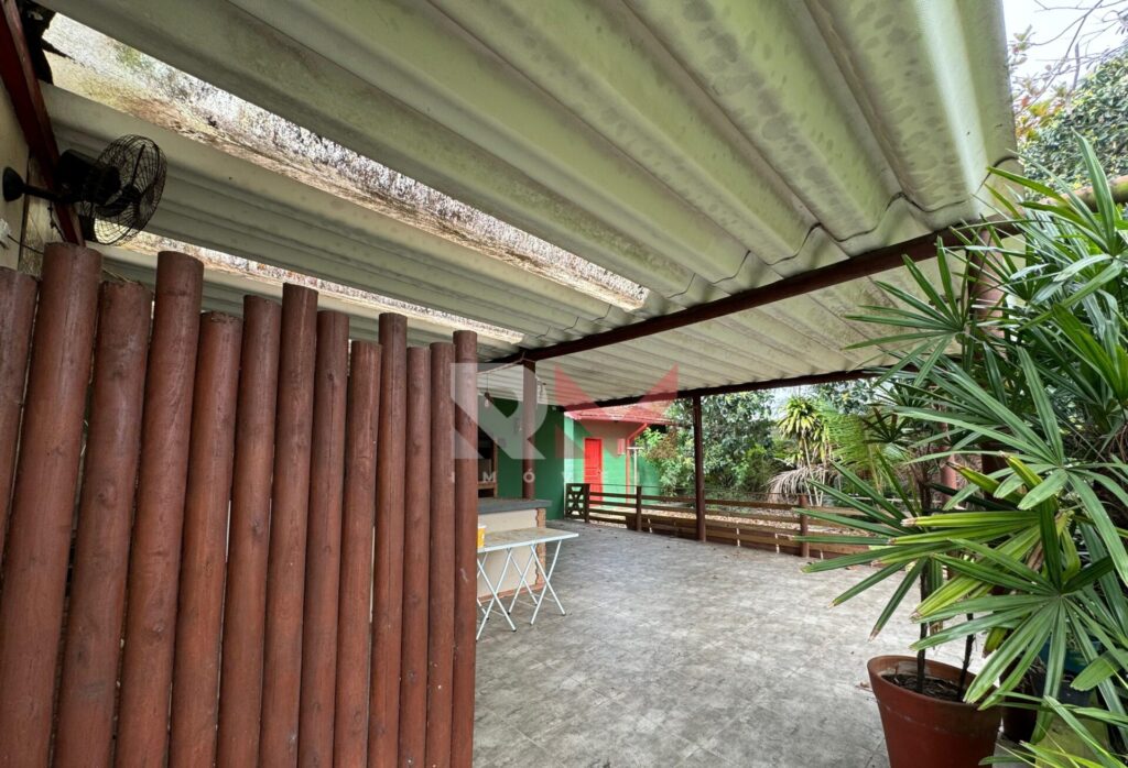 Casa localizada na rua Itapema em Itanhaém/SP