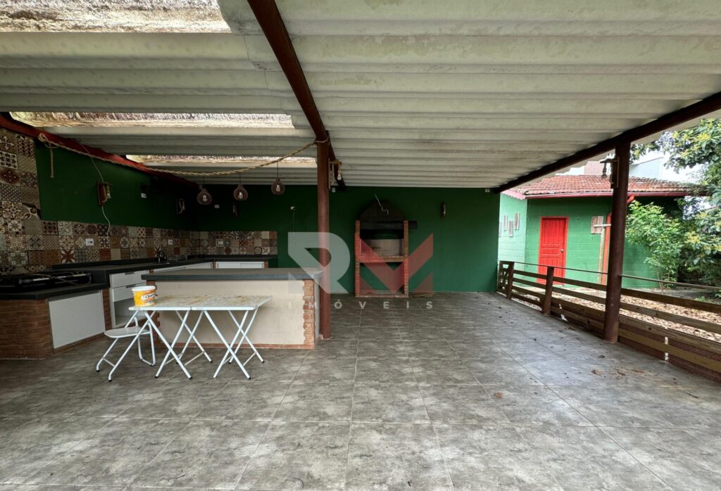 Casa localizada na rua Itapema em Itanhaém/SP
