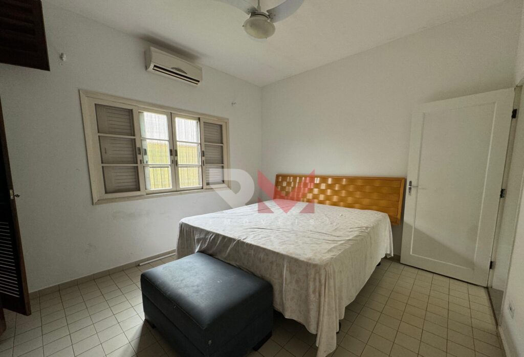 Casa localizada na rua Itapema em Itanhaém/SP