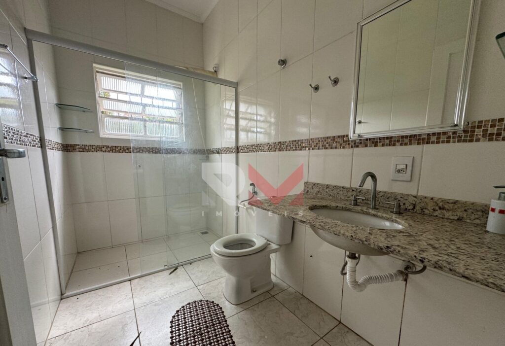 Casa localizada na rua Itapema em Itanhaém/SP