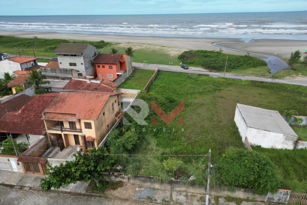 Terreno aprova prédio em ótima localização no bairro Balneario Tupy em Itanhaém/SP