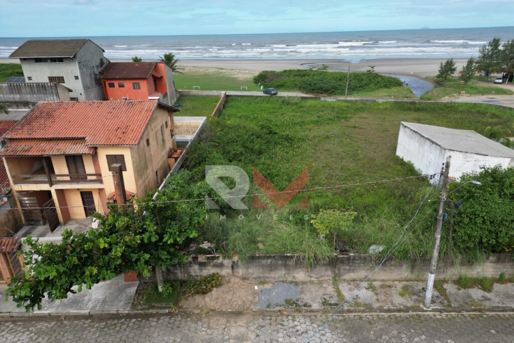 Terreno aprova prédio em ótima localização no bairro Balneario Tupy em Itanhaém/SP