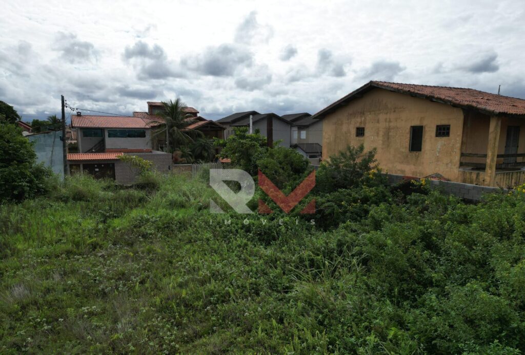 Terreno aprova prédio em ótima localização no bairro Balneario Tupy em Itanhaém/SP