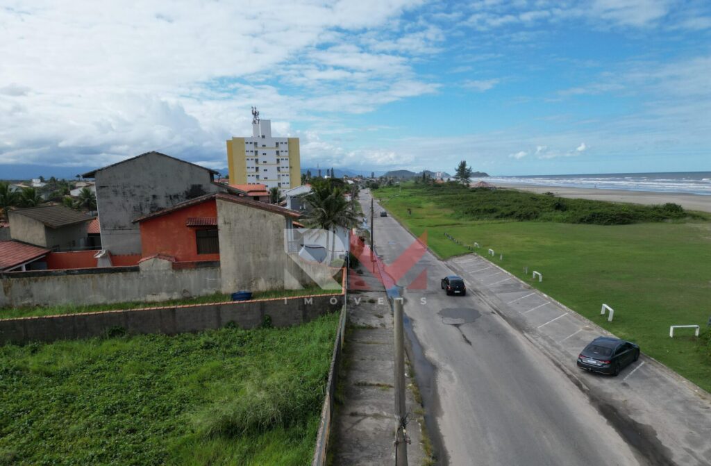 Terreno aprova prédio em ótima localização no bairro Balneario Tupy em Itanhaém/SP