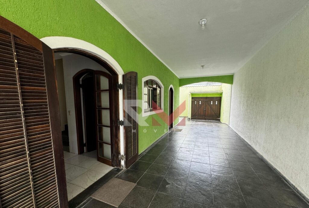 Casa com piscina á 200 metros da praia no bairro Suarão Itanhaém/SP