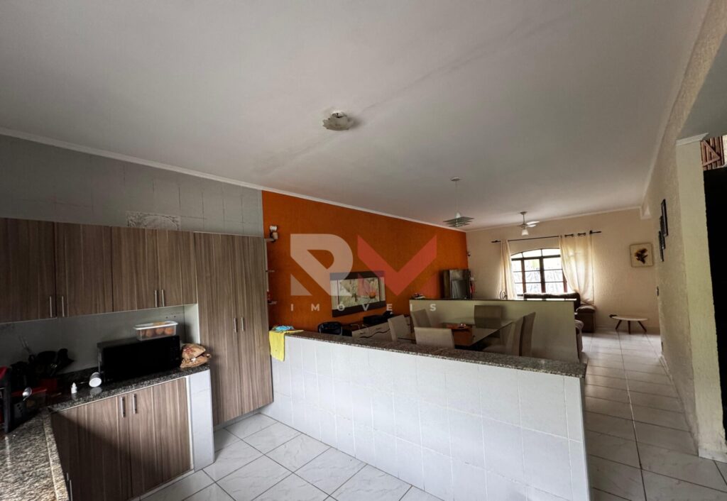 Casa com piscina á 200 metros da praia no bairro Suarão Itanhaém/SP